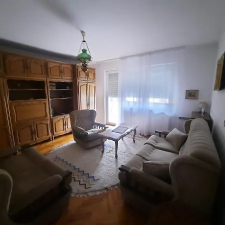 Apartament Aurora *
